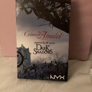 NYX DARK SHADOWS CRIMSON AMULET COLLECTION MAKEUP